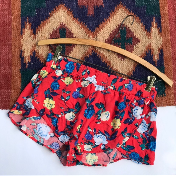 Forever 21 Pants - 🌟 F21 • Floral shorts. Size XS
